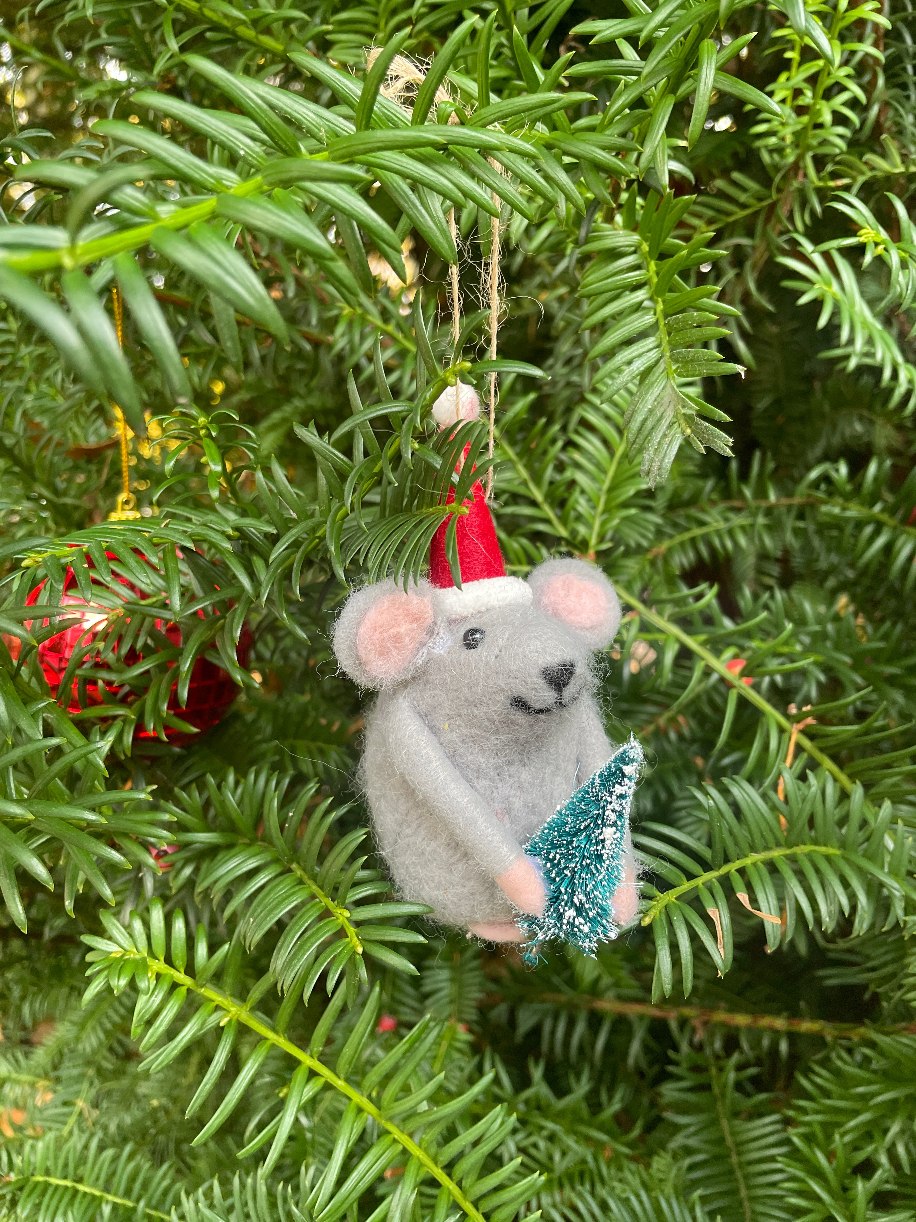 Anhänger aus Filz - Maus mit Baum