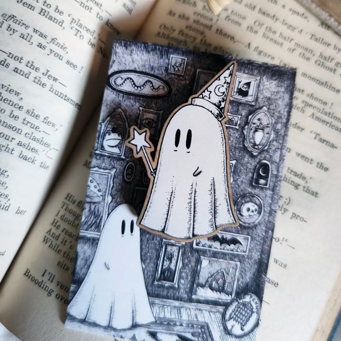 Anstecker aus Holz - Wizard Ghost