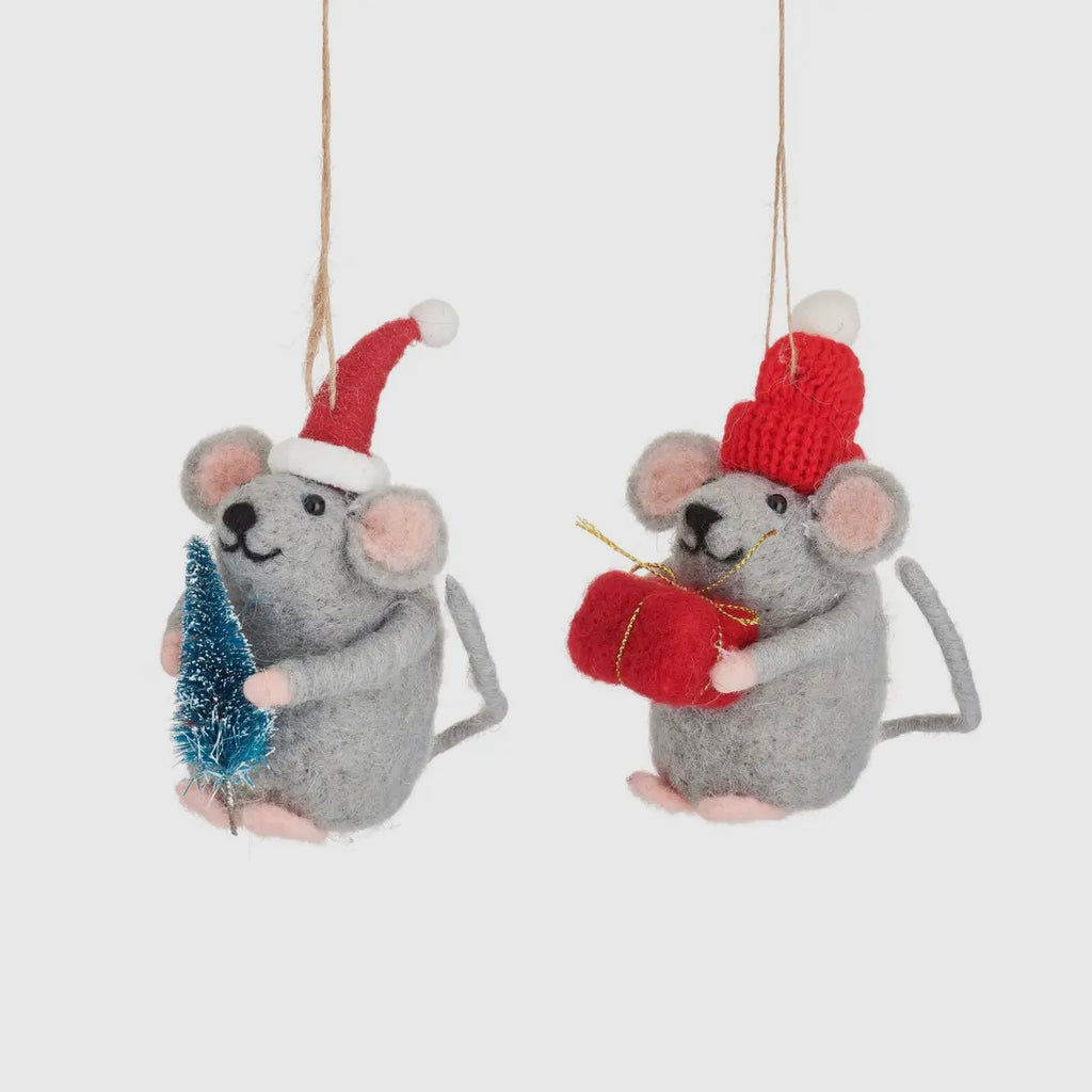 Anhänger aus Filz - Maus mit Geschenk