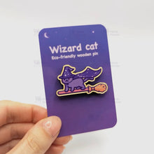 Pin aus Holz - Wizard Cat