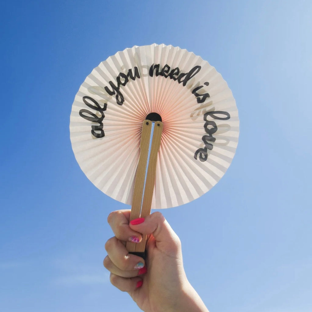 Pai Pai Fächer - All You Need Is Love